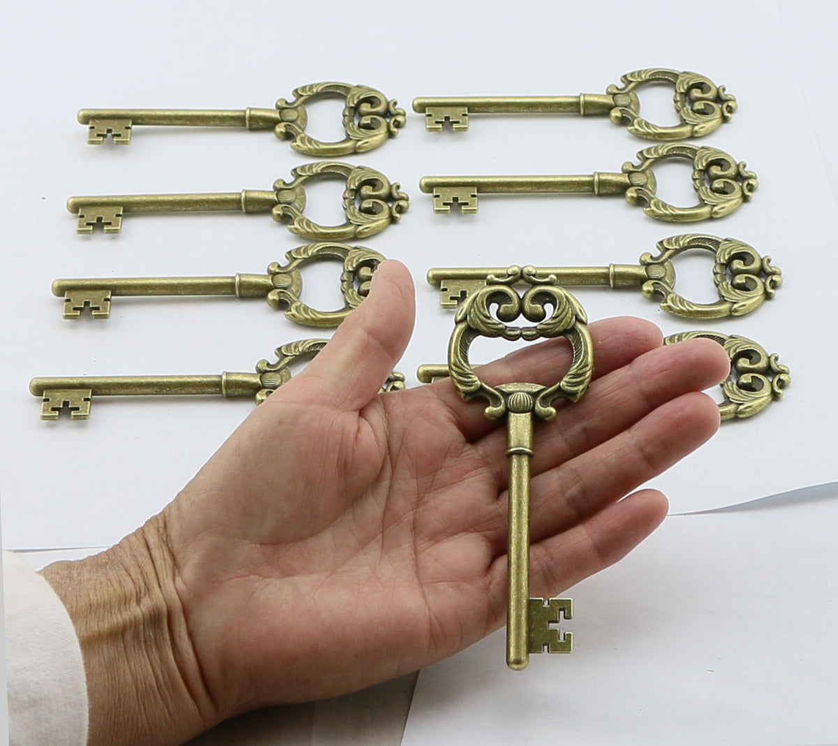 150 Skeleton Keys bottle openers Antique store Brass Double sided Alice in Wonderland party wedding decorations Steampunk Supplies